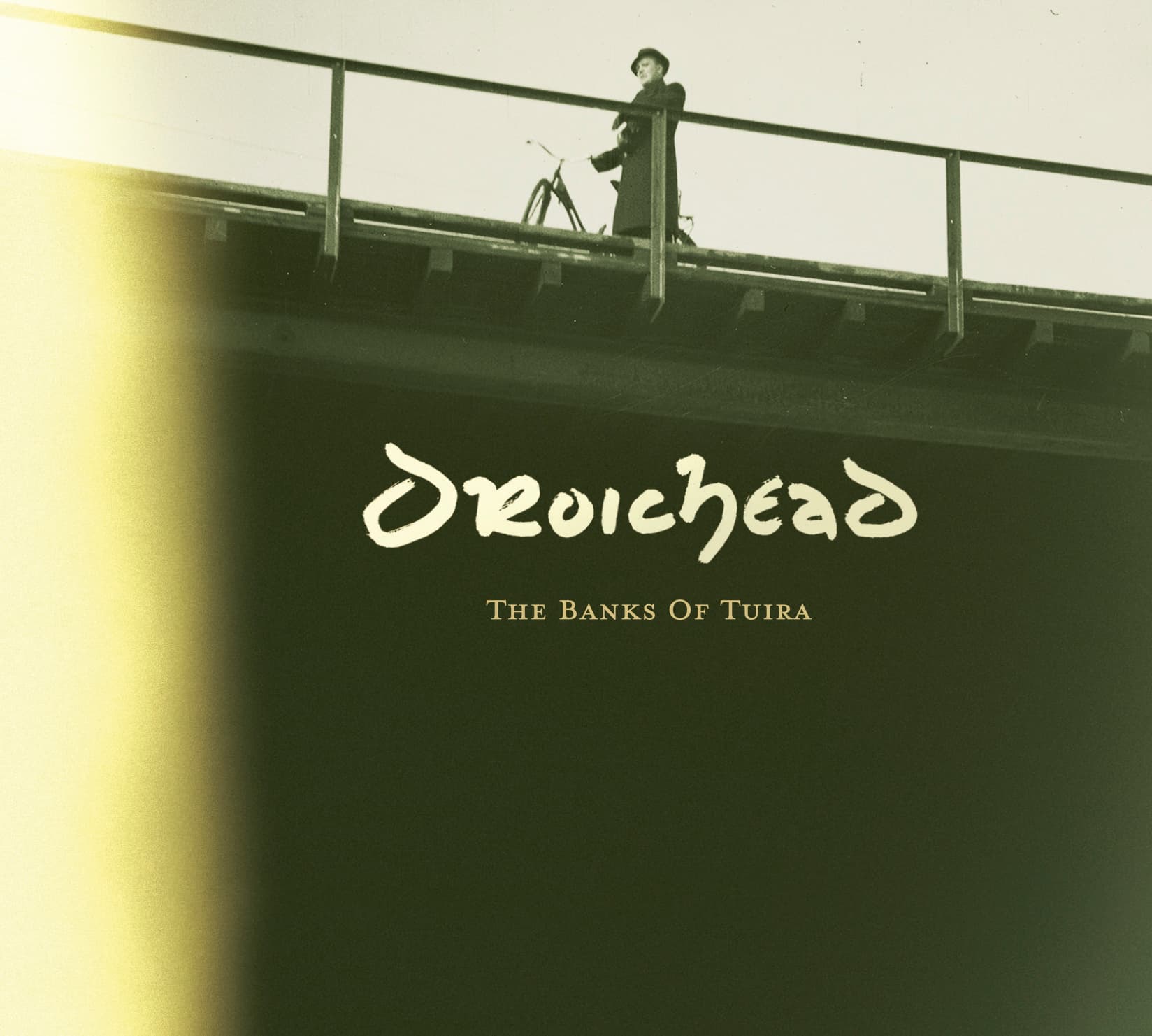 Droichead : The Banks Of Tuira