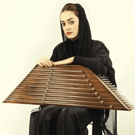 Mehrnoosh Zolfaghari: Mirror